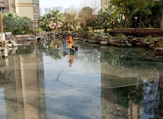 贡井景观池淤泥清理